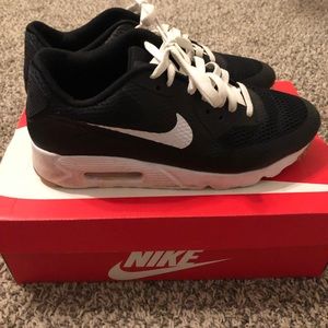 Air Max 90 Ultra Essential